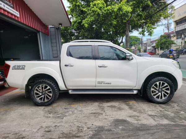 2019 Nissan Navara 2.5 VL 4x4 30K KM A/T - Image 7