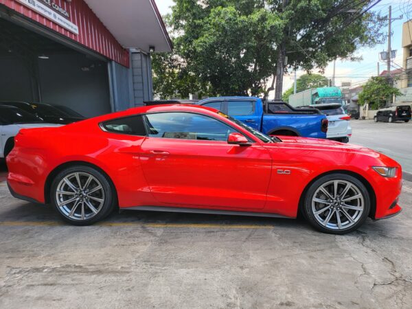 2015 Ford Mustang 5.0 GT 18K KM A/T - Image 7