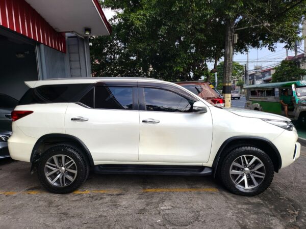 2016 Toyota Fortuner 2.4 V A/T - Image 7