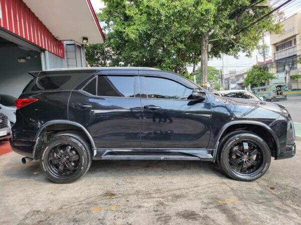 2019 Toyota Fortuner 2.4 G Diesel Loaded Captain Seats A/T - Image 7