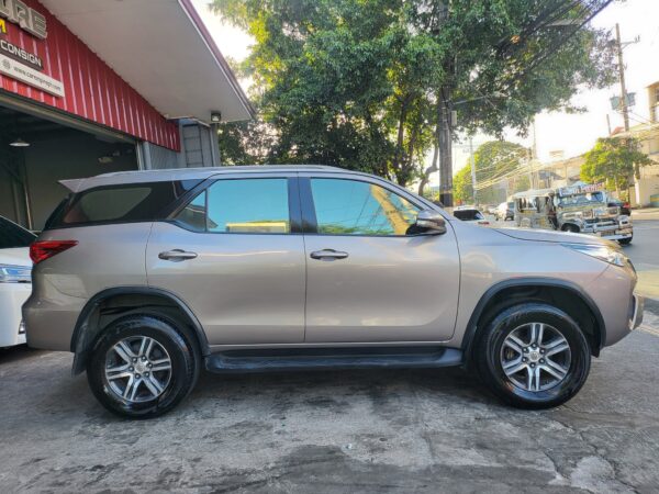 2016 Toyota Fortuner 2.4 G Diesel M/T - Image 7