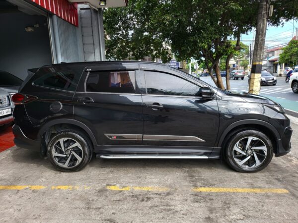 2023 Toyota Rush 1.5 GRS 20K KM A/T - Image 7