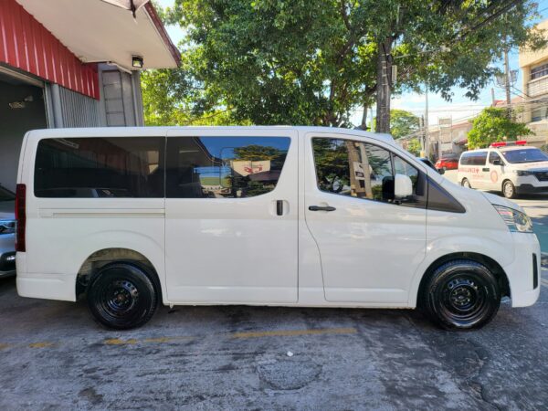 2020 Toyota Hiace Commuter 2.7 Deluxe M/T - Image 7