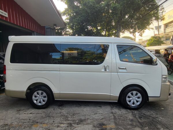 2018 Toyota Hiace Super Grandia 3.0 A/T - Image 7