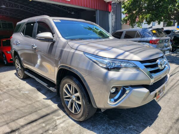 2018 Toyota Fortuner 2.4 V Diesel 40K KM A/T - Image 8
