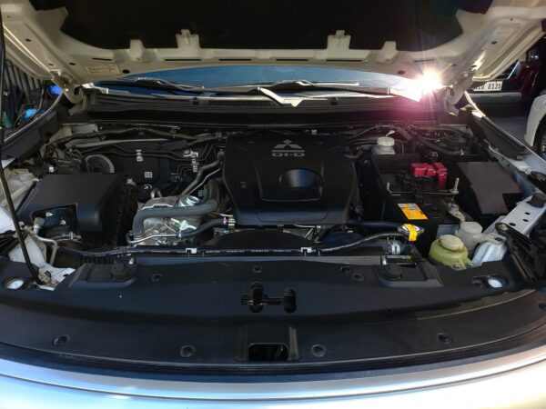 2023 Mitsubishi Montero Sport 2.4 GLS 15K KM A/T - Image 9