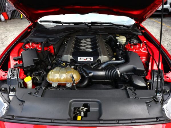 2015 Ford Mustang 5.0 GT 18K KM A/T - Image 9