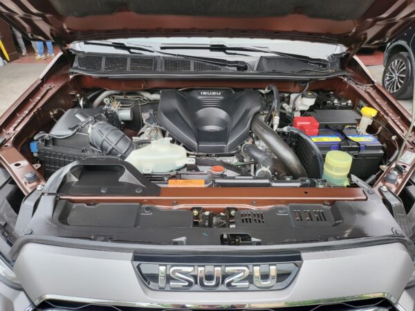 2023 Isuzu MU-X 3.0 LS-A Save 600K From Brand New A/T - Image 9