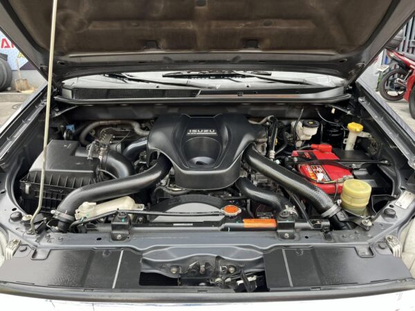 2018 Isuzu MU-X 3.0 Blue Power A/T - Image 9