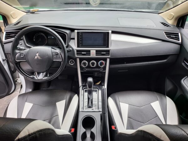 2019 Mitsubishi Xpander 1.5 GLS White Pearl 20K KM A/T - Image 10