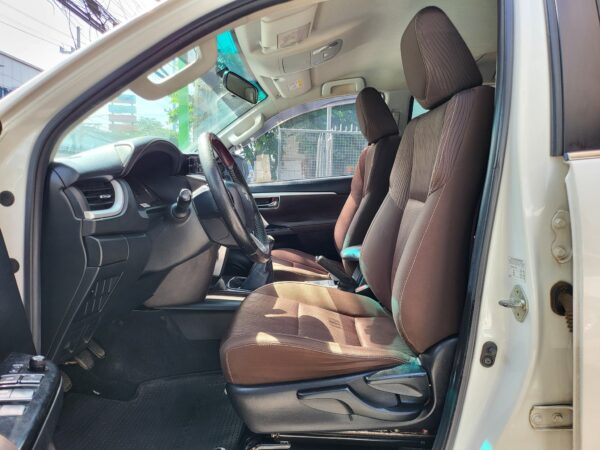 2018 Toyota Fortuner 2.4 G Diesel M/T - Image 10