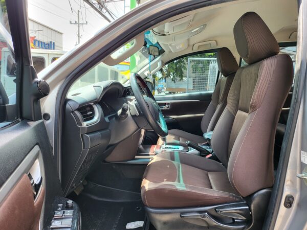 2019 Toyota Fortuner 2.4 G Diesel 30K KM A/T - Image 10