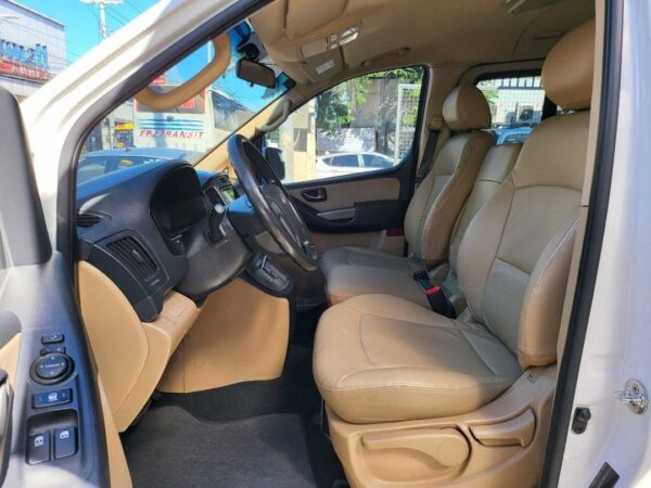 2019 Hyundai Grand Starex 2.5 Gold Casa Maintained A/T - Image 10