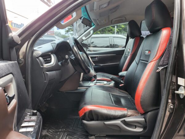 2017 Toyota Fortuner 2.7 G Gas A/T - Image 10