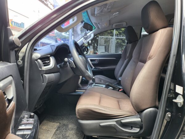 2020 Toyota Fortuner 2.4 G Diesel 20K KM A/T - Image 10