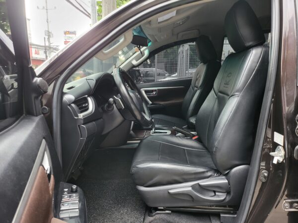 2018 Toyota Fortuner 2.4 G Diesel A/T - Image 10