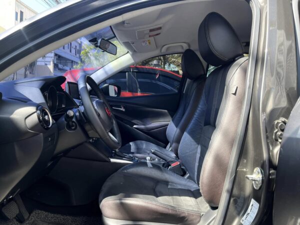 2019 Mazda 2 Hatchback 1.5 Skyactiv Top of the line A/T - Image 10