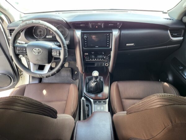 2018 Toyota Fortuner 2.4 G Diesel M/T - Image 11