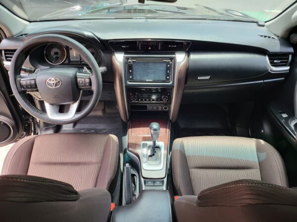 2020 Toyota Fortuner 2.4 G Diesel A/T - Image 11