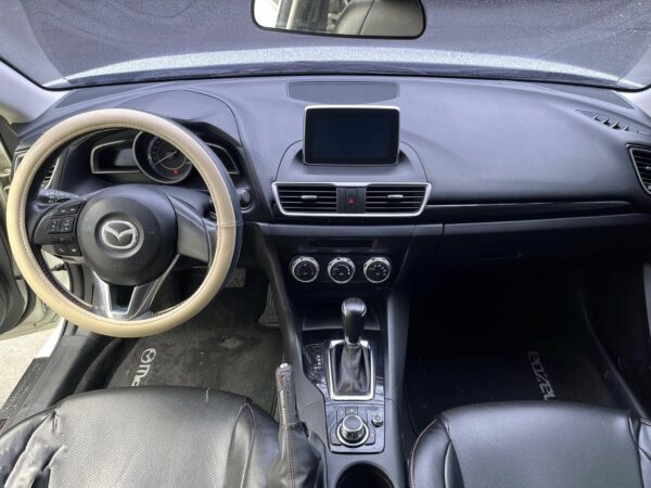 2015 Mazda 3 Hatchback 1.5 Skyactiv A/T - Image 11