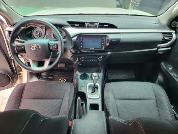 2021 Toyota Hilux 2.4 G A/T - Image 11