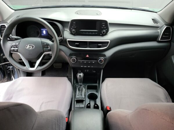 2020 Hyundai Tucson 2.0 GL 30K KM A/T - Image 11