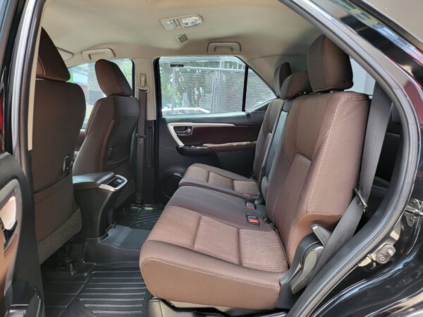 2020 Toyota Fortuner 2.4 G Diesel A/T - Image 12
