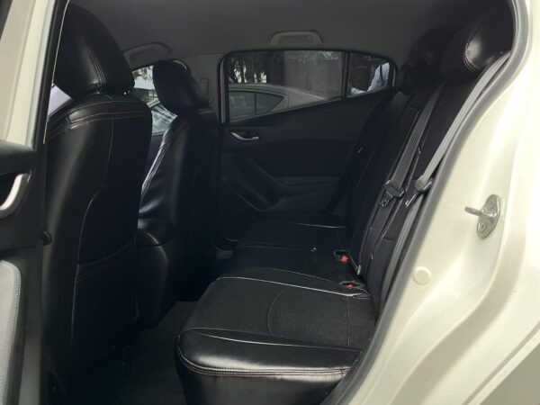 2015 Mazda 3 Hatchback 1.5 Skyactiv A/T - Image 12