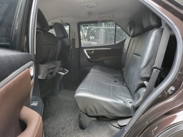 2018 Toyota Fortuner 2.4 G Diesel A/T - Image 12