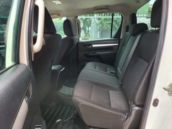 2021 Toyota Hilux 2.4 G A/T - Image 12