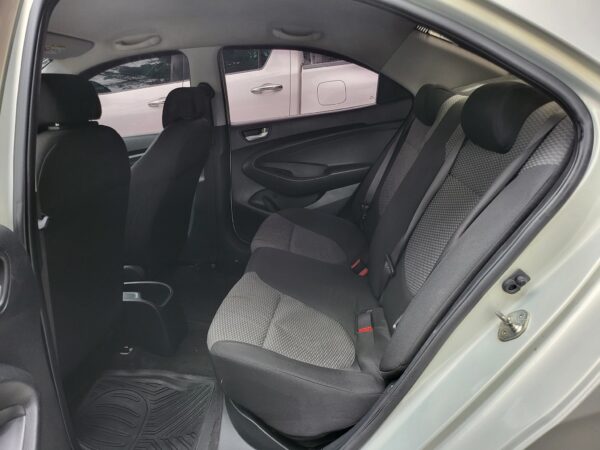 2019 Hyundai Reina 1.4 GL A/T - Image 12