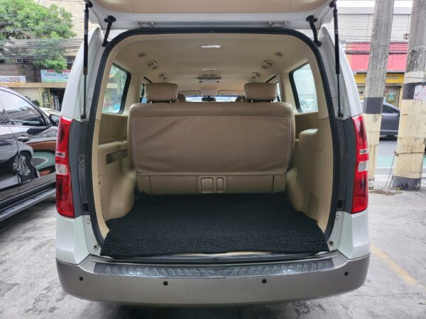 2019 Hyundai Grand Starex 2.5 Gold Casa Maintained A/T - Image 14
