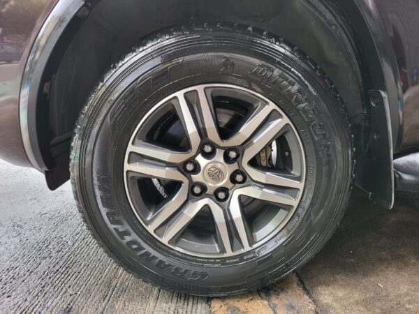 2017 Toyota Fortuner 2.7 G Gas A/T - Image 15