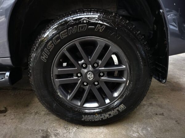 2014 Toyota Fortuner 2.4 V Diesel A/T - Image 15
