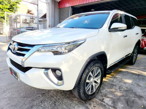 2016 Toyota Fortuner 2.4 V Pearl White A/T