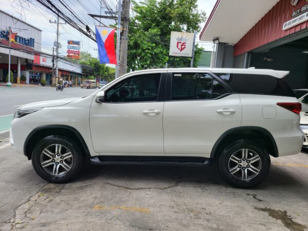 2023 Toyota Fortuner 2.4 G Diesel 20K KM A/T - Image 3