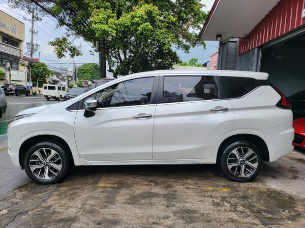 2019 Mitsubishi Xpander 1.5 GLS White Pearl 20K KM A/T - Image 3