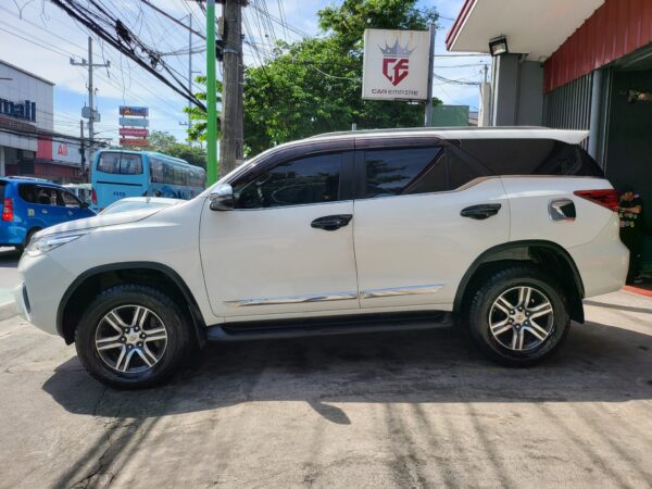 2018 Toyota Fortuner 2.4 G Diesel M/T - Image 3