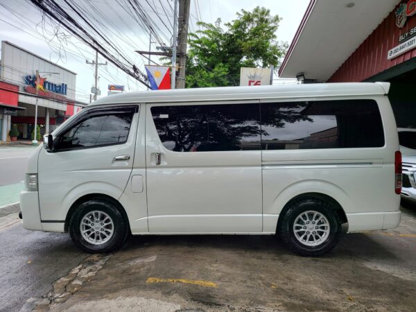 2019 Toyota Hiace Super Grandia 3.0 A/T - Image 3