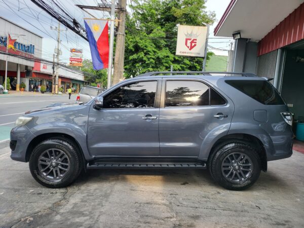 2014 Toyota Fortuner 2.4 V Diesel A/T - Image 3