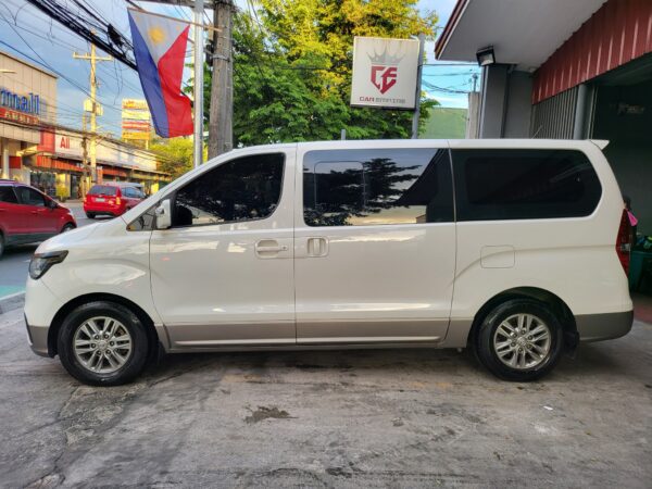 2020 Hyundai Grand Starex  2.5 Gold A/T - Image 3