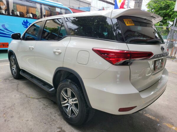 2023 Toyota Fortuner 2.4 G Diesel 20K KM A/T - Image 4