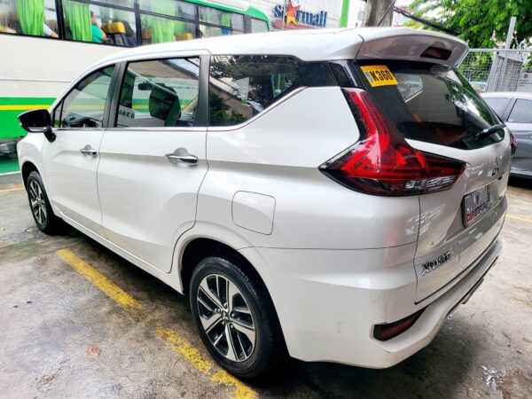 2019 Mitsubishi Xpander 1.5 GLS White Pearl 20K KM A/T - Image 4