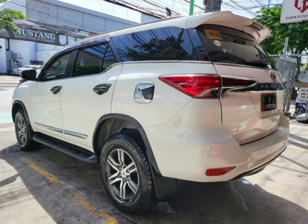 2018 Toyota Fortuner 2.4 G Diesel M/T - Image 4