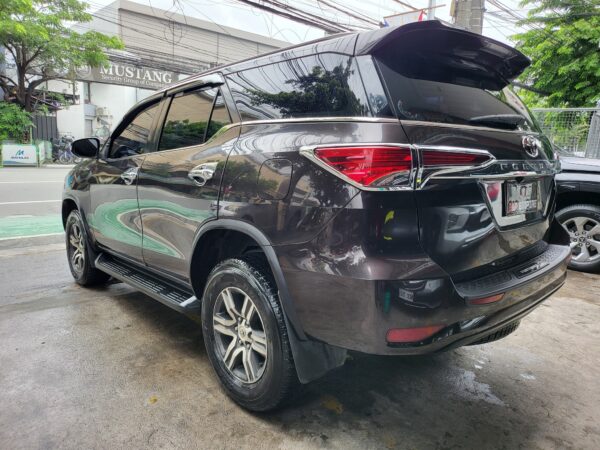 2017 Toyota Fortuner 2.7 G Gas A/T - Image 4