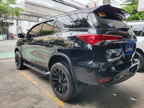 2020 Toyota Fortuner 2.4 G Diesel 20K KM A/T - Image 4