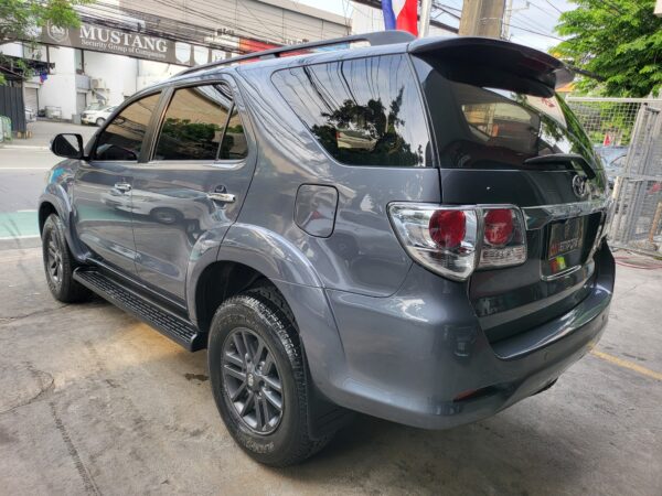 2014 Toyota Fortuner 2.4 V Diesel A/T - Image 4