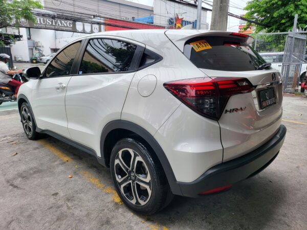 2021 Honda HR-V 1.8 RS A/T - Image 4
