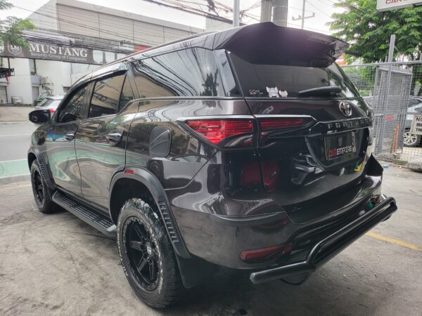 2018 Toyota Fortuner 2.4 G Diesel A/T - Image 4