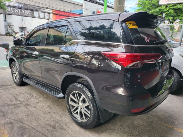 2017 Toyota Fortuner 2.4 V Diesel A/T - Image 4
